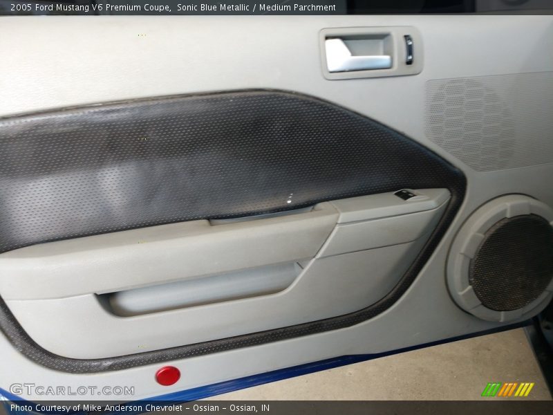 Sonic Blue Metallic / Medium Parchment 2005 Ford Mustang V6 Premium Coupe