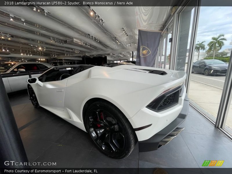 Bianco Monocerus / Nero Ade 2018 Lamborghini Huracan LP580-2 Spyder