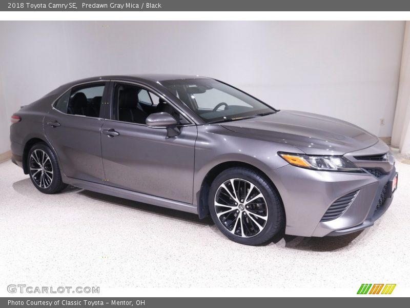 Predawn Gray Mica / Black 2018 Toyota Camry SE