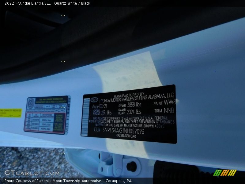 Quartz White / Black 2022 Hyundai Elantra SEL