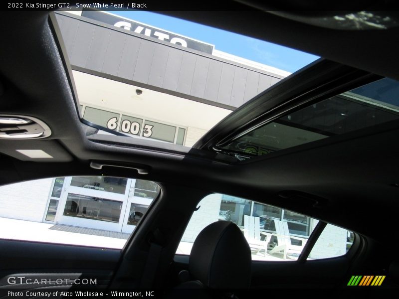 Snow White Pearl / Black 2022 Kia Stinger GT2