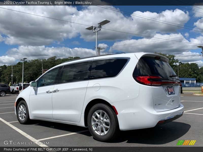 Bright White / Black/Alloy 2021 Chrysler Pacifica Touring L