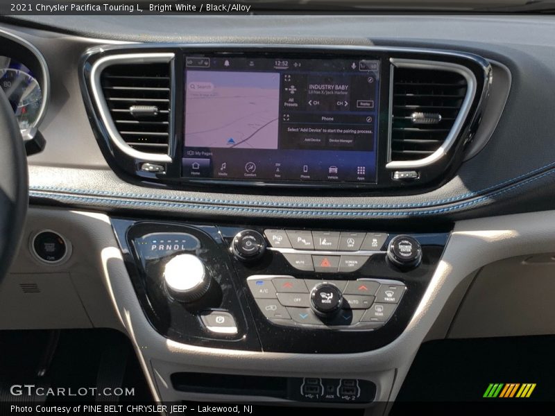 Bright White / Black/Alloy 2021 Chrysler Pacifica Touring L