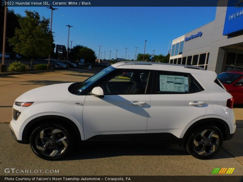 Ceramic White / Black 2022 Hyundai Venue SEL