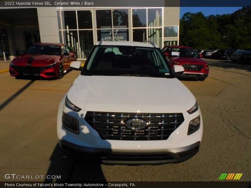 Ceramic White / Black 2022 Hyundai Venue SEL