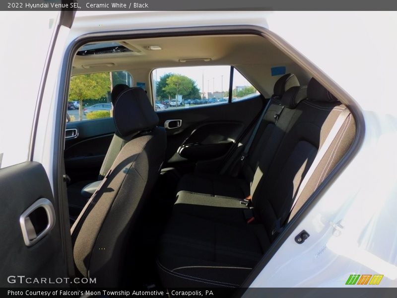 Ceramic White / Black 2022 Hyundai Venue SEL