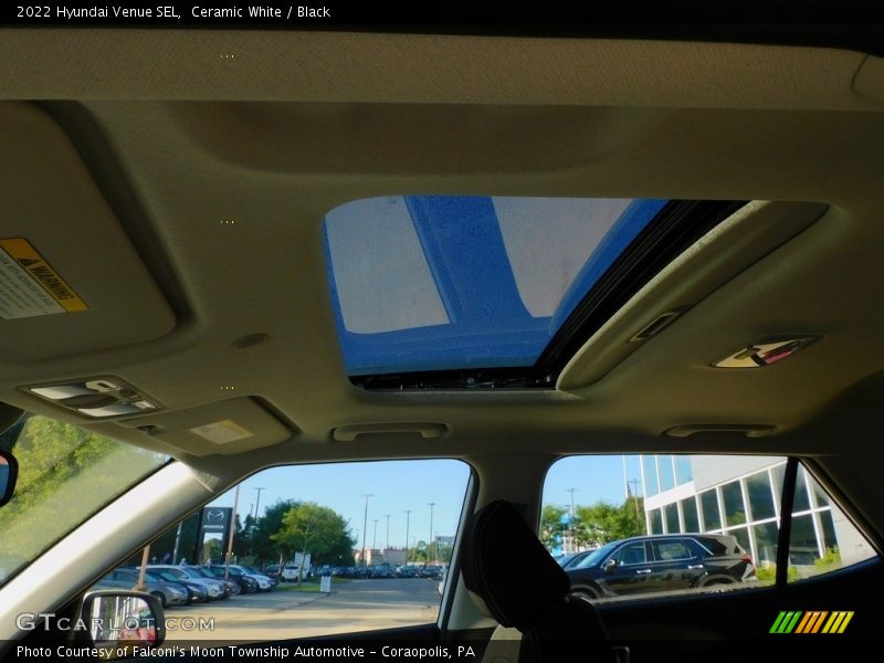 Ceramic White / Black 2022 Hyundai Venue SEL