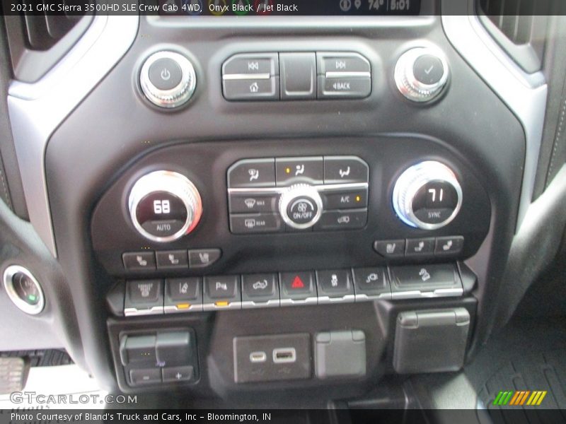 Onyx Black / Jet Black 2021 GMC Sierra 3500HD SLE Crew Cab 4WD