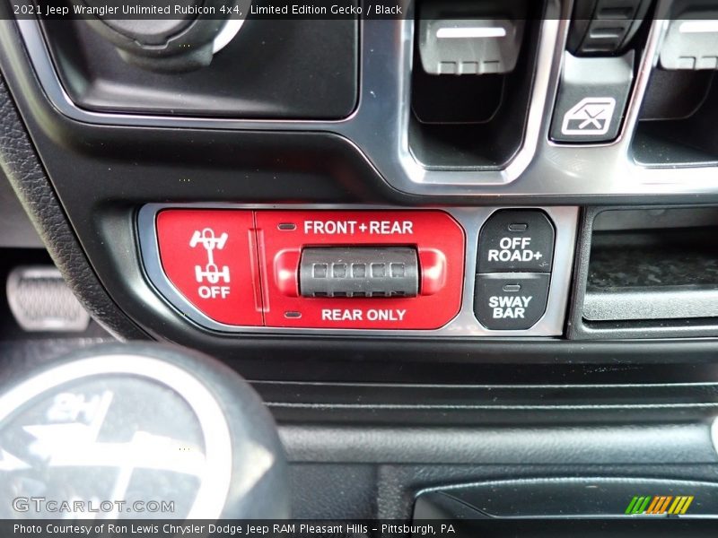Controls of 2021 Wrangler Unlimited Rubicon 4x4