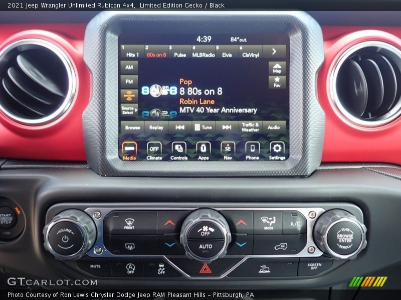 Controls of 2021 Wrangler Unlimited Rubicon 4x4