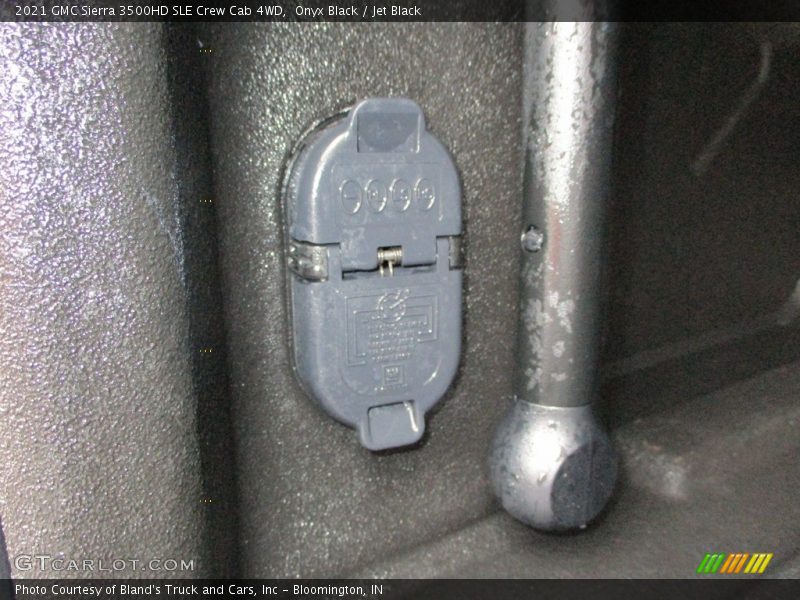 Onyx Black / Jet Black 2021 GMC Sierra 3500HD SLE Crew Cab 4WD