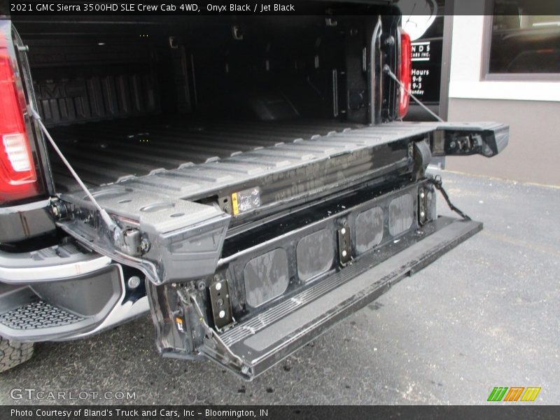 Onyx Black / Jet Black 2021 GMC Sierra 3500HD SLE Crew Cab 4WD