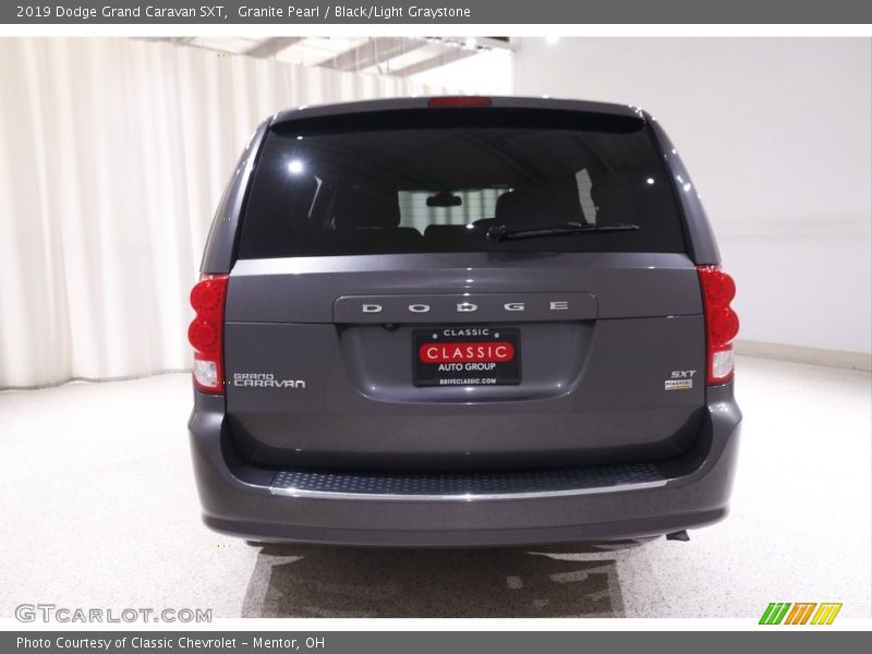 Granite Pearl / Black/Light Graystone 2019 Dodge Grand Caravan SXT