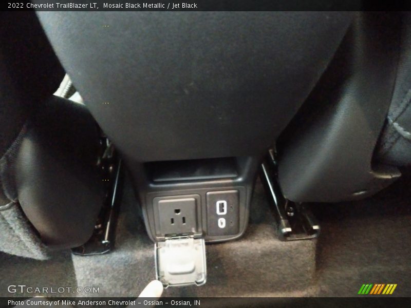 Mosaic Black Metallic / Jet Black 2022 Chevrolet TrailBlazer LT