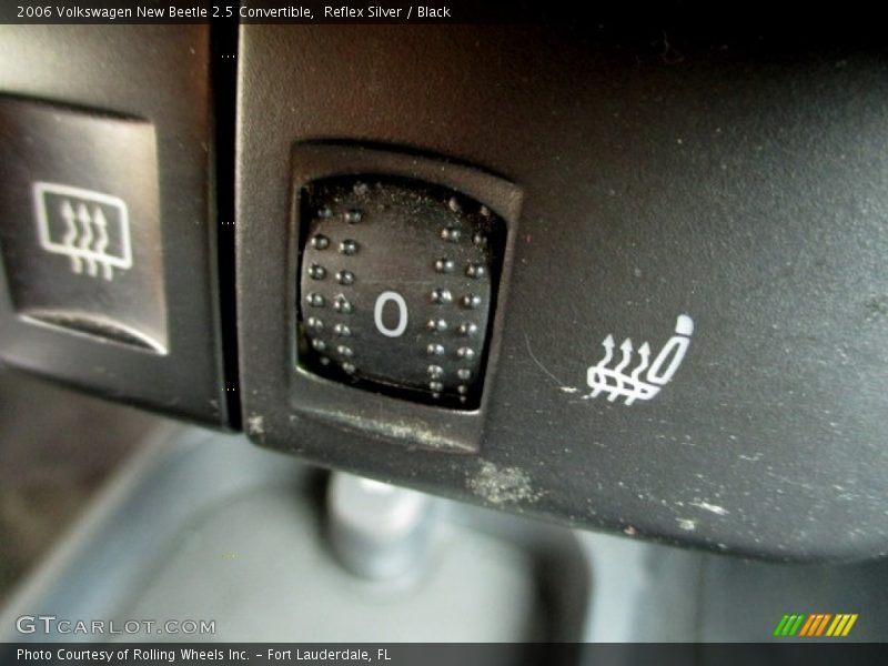 Reflex Silver / Black 2006 Volkswagen New Beetle 2.5 Convertible