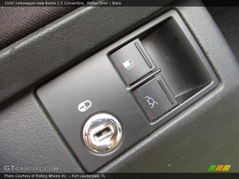Reflex Silver / Black 2006 Volkswagen New Beetle 2.5 Convertible