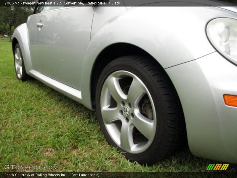 Reflex Silver / Black 2006 Volkswagen New Beetle 2.5 Convertible