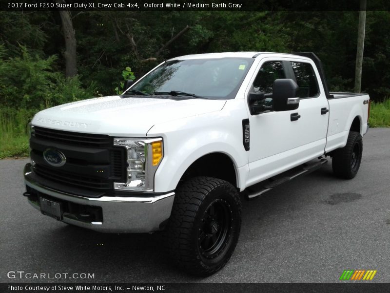 Oxford White / Medium Earth Gray 2017 Ford F250 Super Duty XL Crew Cab 4x4