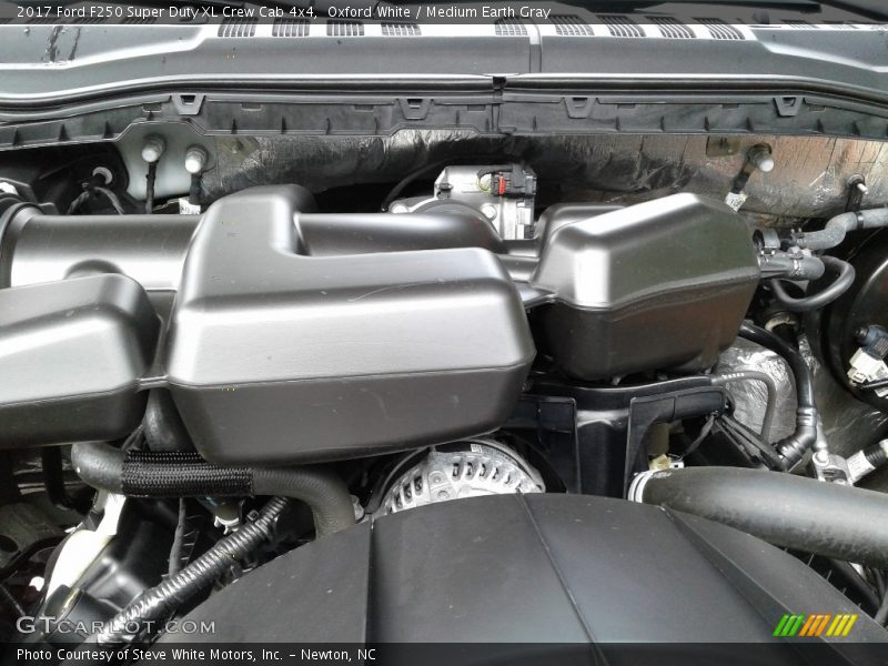 Oxford White / Medium Earth Gray 2017 Ford F250 Super Duty XL Crew Cab 4x4