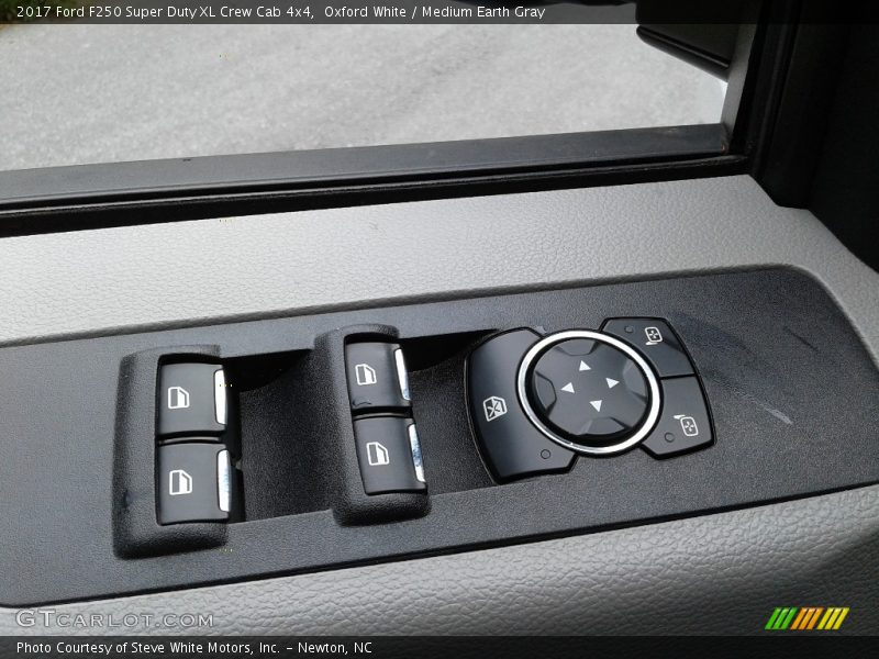 Oxford White / Medium Earth Gray 2017 Ford F250 Super Duty XL Crew Cab 4x4