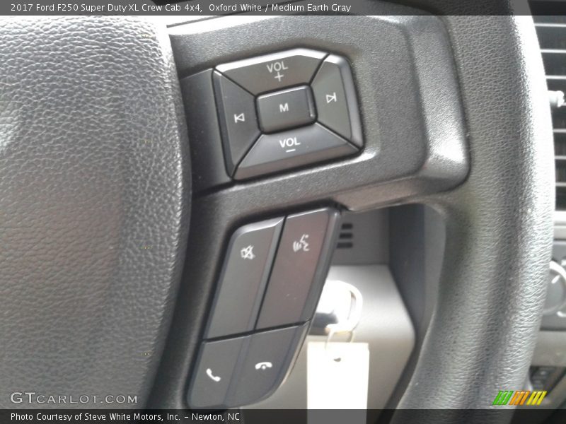 Oxford White / Medium Earth Gray 2017 Ford F250 Super Duty XL Crew Cab 4x4