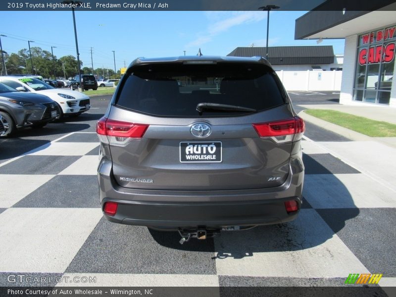 Predawn Gray Mica / Ash 2019 Toyota Highlander XLE