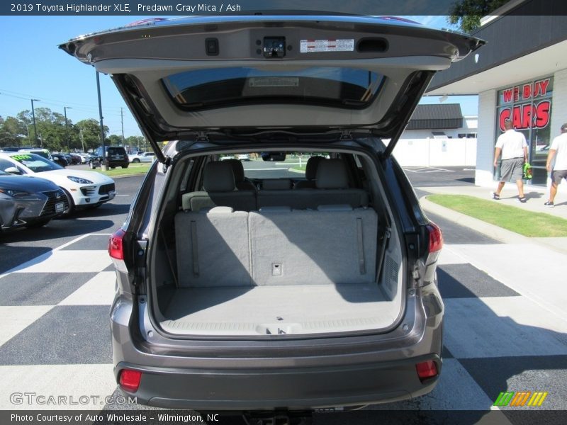 Predawn Gray Mica / Ash 2019 Toyota Highlander XLE