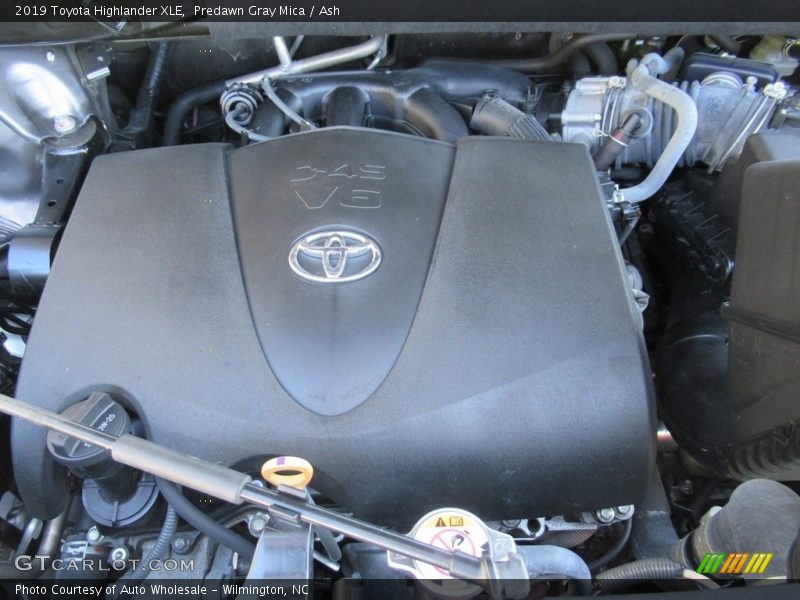 Predawn Gray Mica / Ash 2019 Toyota Highlander XLE