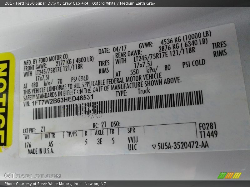 Oxford White / Medium Earth Gray 2017 Ford F250 Super Duty XL Crew Cab 4x4