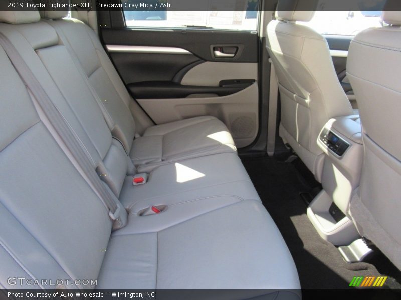 Predawn Gray Mica / Ash 2019 Toyota Highlander XLE