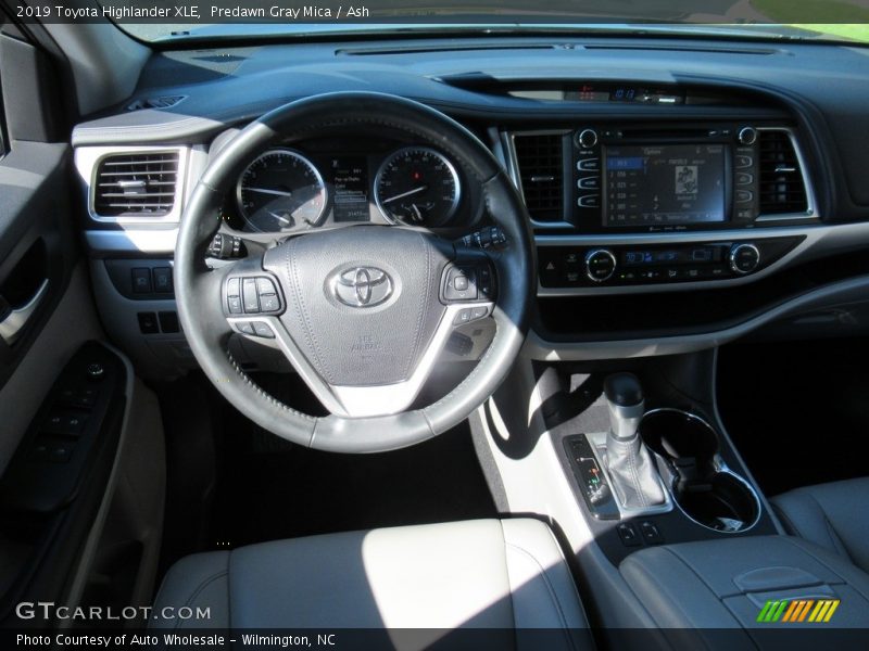 Predawn Gray Mica / Ash 2019 Toyota Highlander XLE