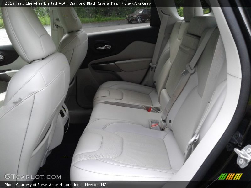 Diamond Black Crystal Pearl / Black/Ski Grey 2019 Jeep Cherokee Limited 4x4
