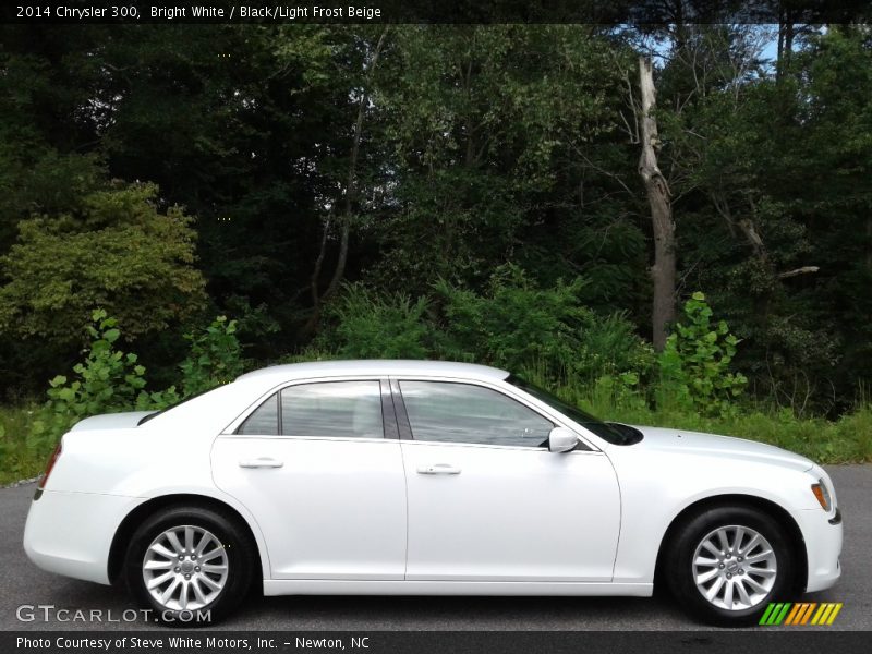 Bright White / Black/Light Frost Beige 2014 Chrysler 300