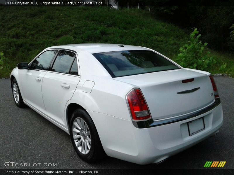 Bright White / Black/Light Frost Beige 2014 Chrysler 300