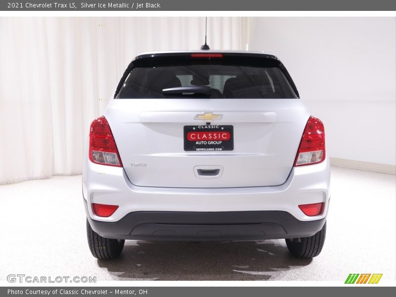 Silver Ice Metallic / Jet Black 2021 Chevrolet Trax LS
