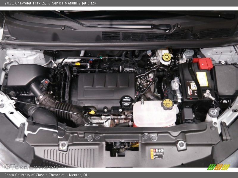 Silver Ice Metallic / Jet Black 2021 Chevrolet Trax LS