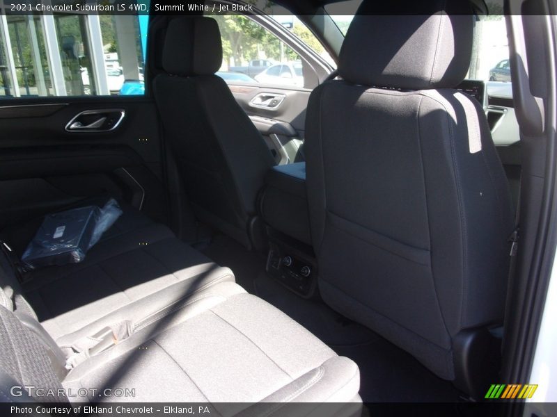 Summit White / Jet Black 2021 Chevrolet Suburban LS 4WD