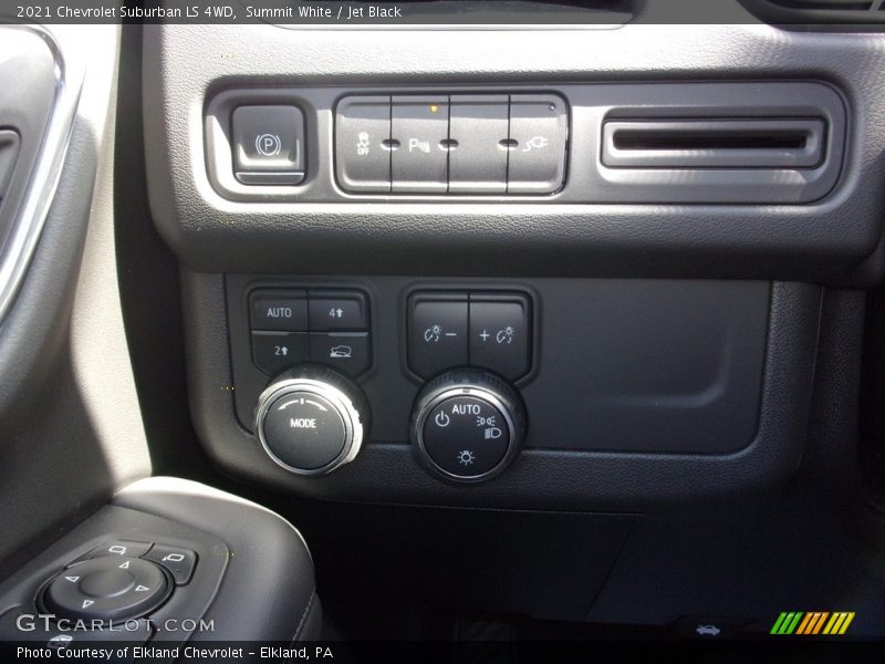 Summit White / Jet Black 2021 Chevrolet Suburban LS 4WD