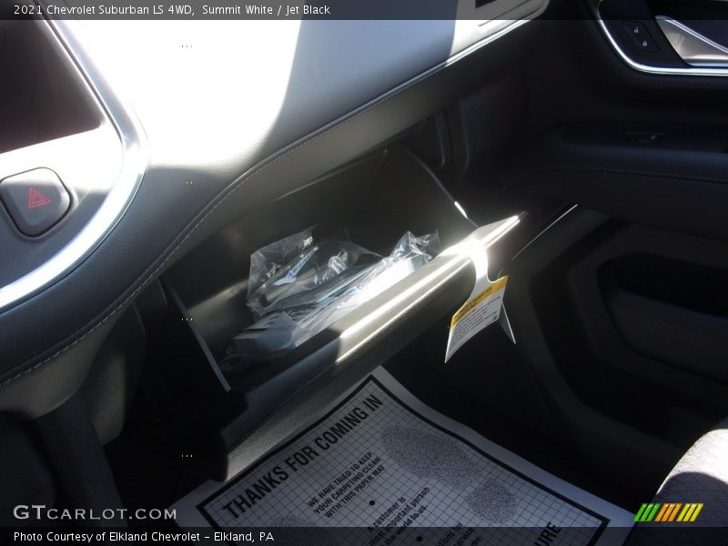 Summit White / Jet Black 2021 Chevrolet Suburban LS 4WD