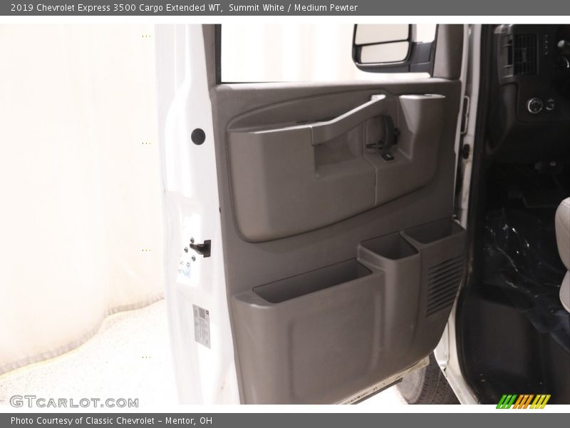Summit White / Medium Pewter 2019 Chevrolet Express 3500 Cargo Extended WT