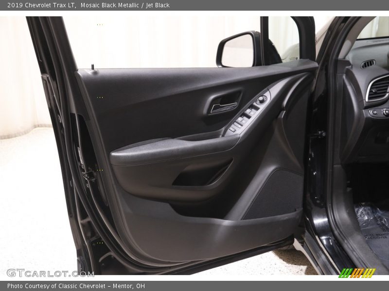 Mosaic Black Metallic / Jet Black 2019 Chevrolet Trax LT