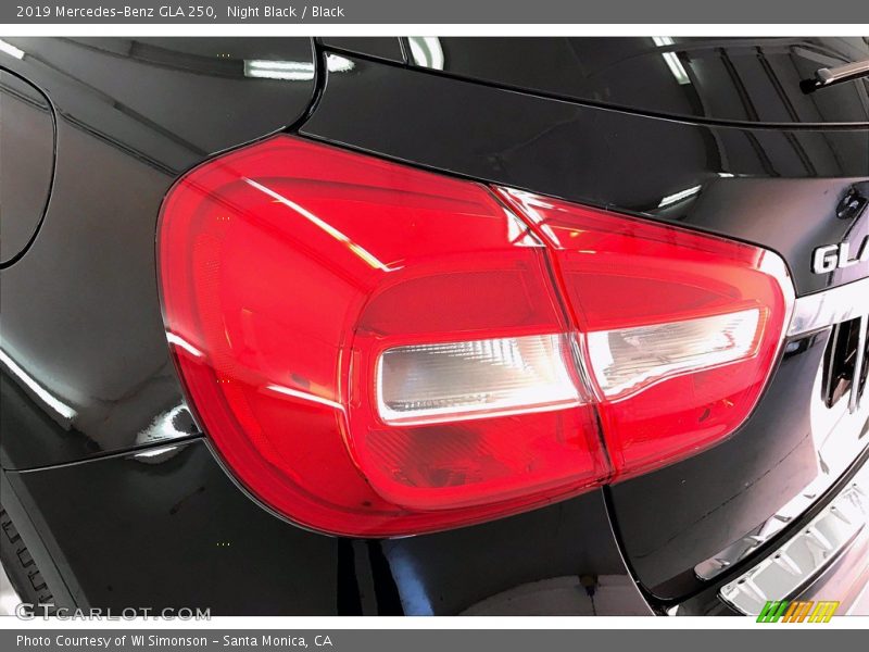 Night Black / Black 2019 Mercedes-Benz GLA 250