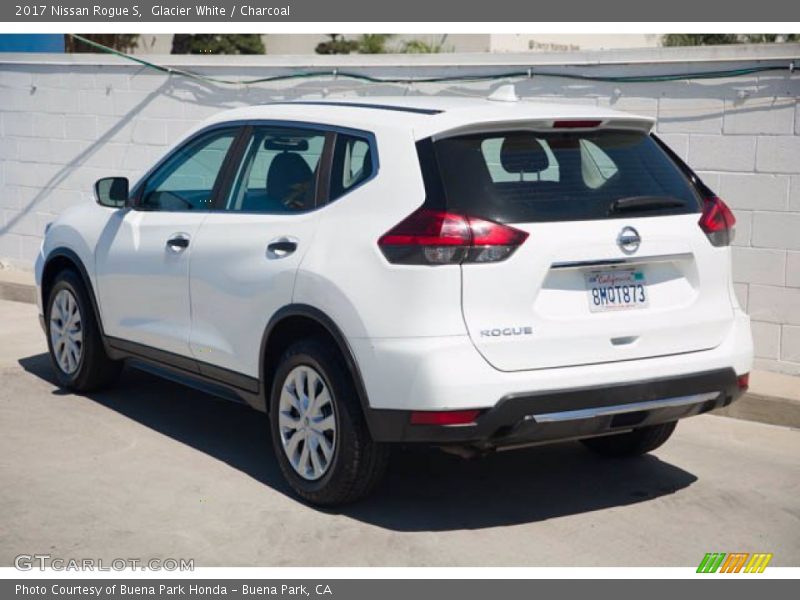 Glacier White / Charcoal 2017 Nissan Rogue S