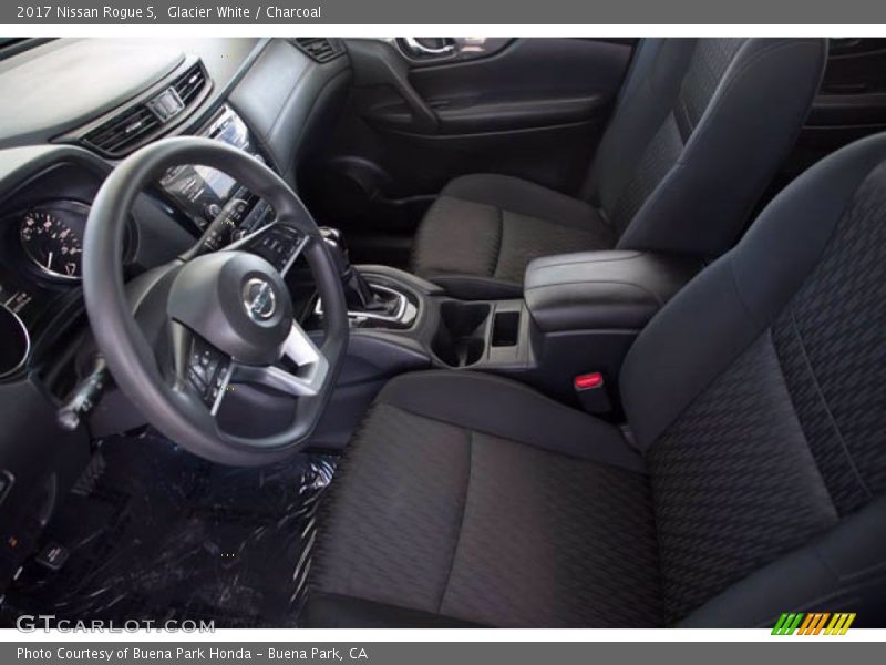 Glacier White / Charcoal 2017 Nissan Rogue S