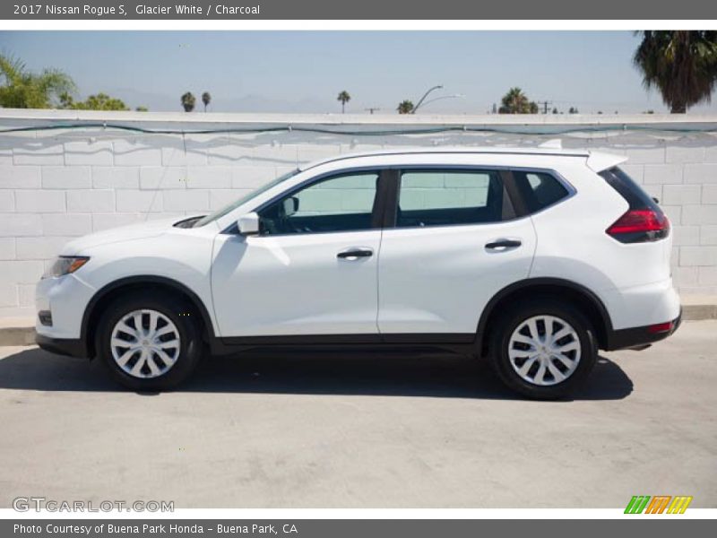 Glacier White / Charcoal 2017 Nissan Rogue S