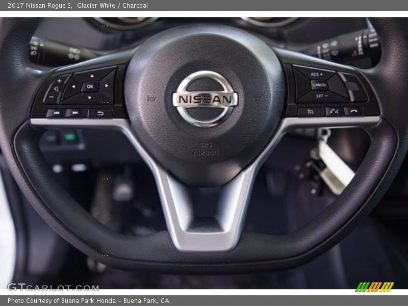 Glacier White / Charcoal 2017 Nissan Rogue S