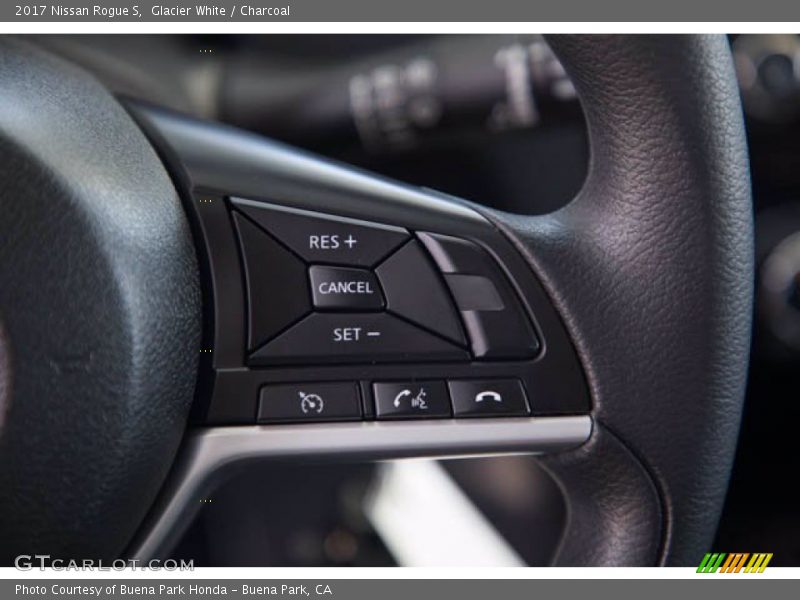 Glacier White / Charcoal 2017 Nissan Rogue S