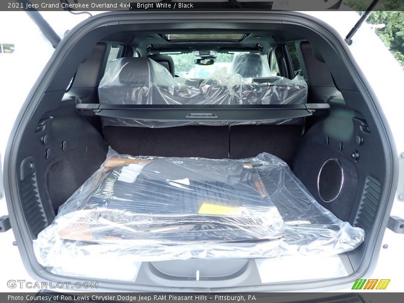  2021 Grand Cherokee Overland 4x4 Trunk