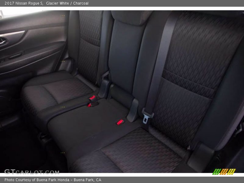 Glacier White / Charcoal 2017 Nissan Rogue S