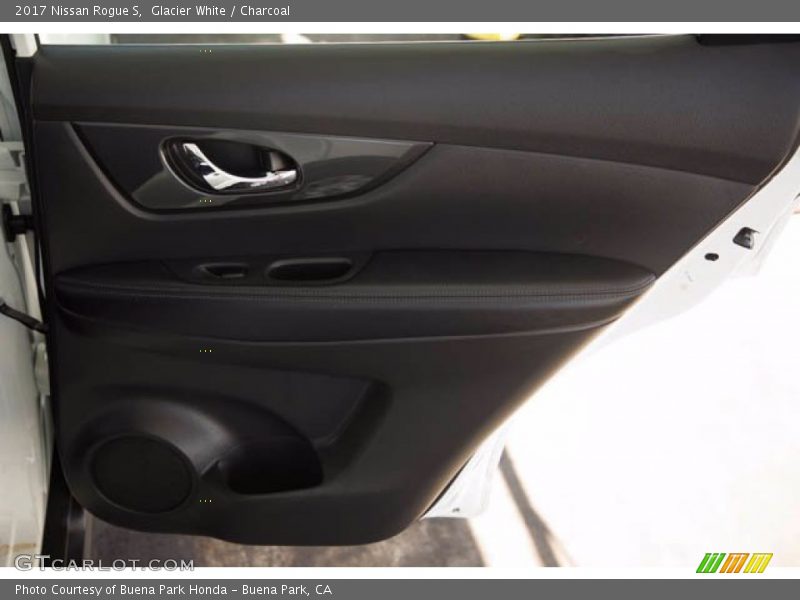 Glacier White / Charcoal 2017 Nissan Rogue S